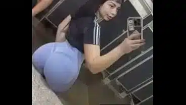 Clienta culona me manda otro de sus videos