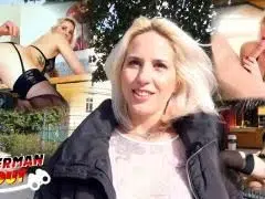 Deutscher Castingfick mit blonder Amy Douxxx