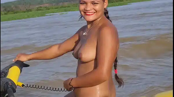 Ester Tigresa andando cm jet nua
