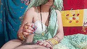 Indian Desi Bhabhi Shaadi Me Ja Rahi Thi Dever Ne Lund Touch Kara Diya Clear Hindi Audio