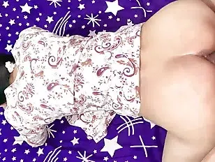 Pakistani Punjabi Bhabhi fucked hard by an Indian guy with her legs lifted