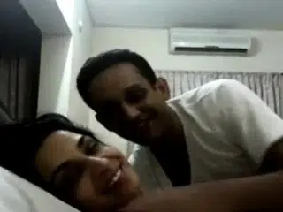 Ultra Hot – Pakistani actress Meera with Naveed sex video