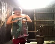 vILLaGe GIrLs Bangladeshi Village Girl Bath Show- Webcam Porn – Show Gurl