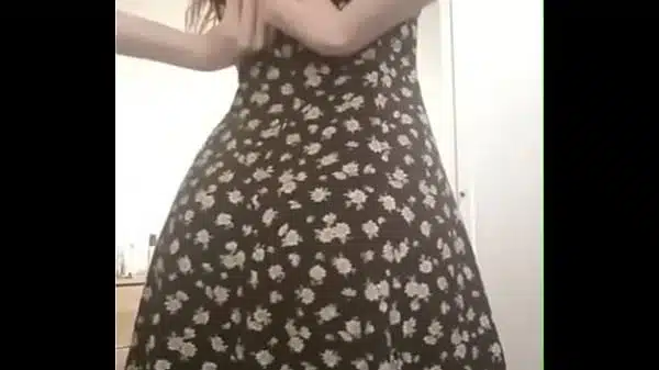 Amateur Girl in Summer dress on  – Livebaes.com
