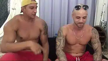 Ator porno novato e entrevistado por pitbull porn