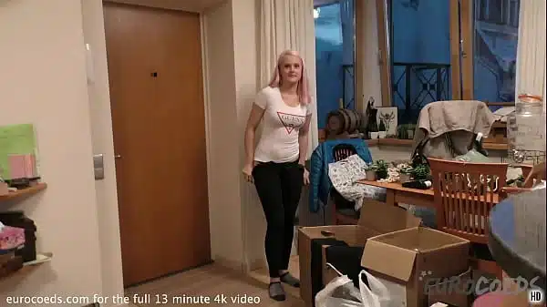 between the scenes blondie loves eating asmr