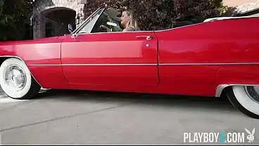 Big curves on chunky blonde pornstar Mia Malkova who likes to show them
