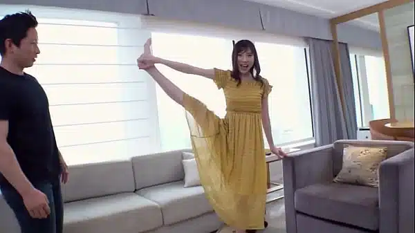 足コキ&太ももコキでエロ脚ご奉仕プレイ!全然隠れていない!?乳首ポチチラ超ミニスカ衣装でプリケツ尻コキ!恥ずかしいけど見られたい窓越し立ちバック!!