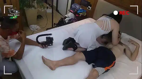 Fudeu com vontade a atriz de filme porno.