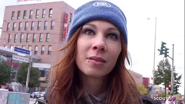GERMAN SCOUT – ZARTES TEEN LANA MIT LANGEN SCHAMMLIPPEN BEI MODEL JOB ANAL GEFICKT