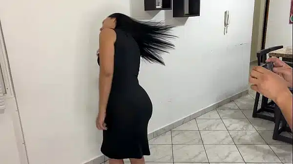Hot Pictures With my Beautiful Stepmom – I Trick my Stepson into Taking Sexy Pictures of me to Lift his Cock and Fuck him when my Husband is not at Home