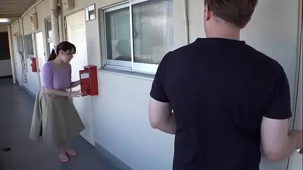 https://bit.ly/3AanFVg　他人の視線を全く気にしないムッチムチ薄着巨乳！視線に気付いた巨乳美人の卑猥なお誘い…隣人のエロ過ぎる谷間に勃起発情！【パート1】