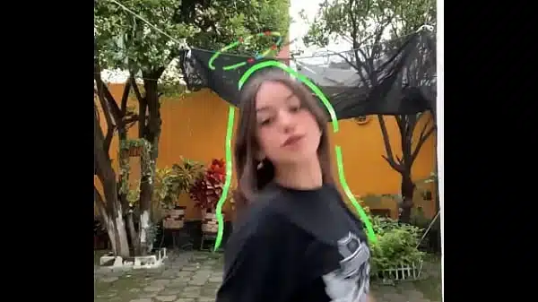 Joven actriz mexicana bailando con sexy mini short negro, ass piernas sexy hot güera nalgona piernuda demasiado caliente con ganas de mamada de culito