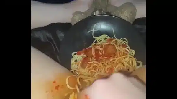 KINKY FOOD PORN FETISH MASTURBATION -AMATEUR ARABIAN SNOWWHITE – EXTREME SAUDI MUSLIM GIRL