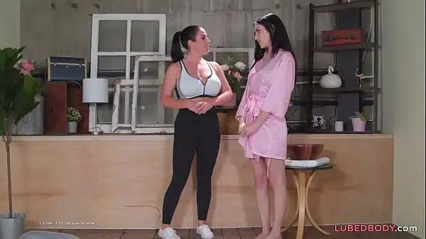 Lesbian MILF Gives Nuru Experience in the Spa