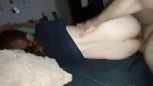 Me cogen de ladito antes de que llegue mi esposo