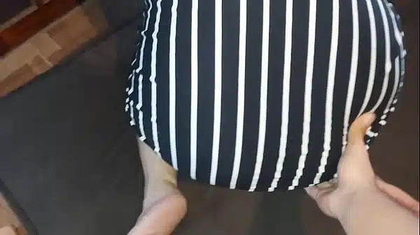 milf gets stuck on the sofa, young man when helping had an erection, and fucks her without a condom