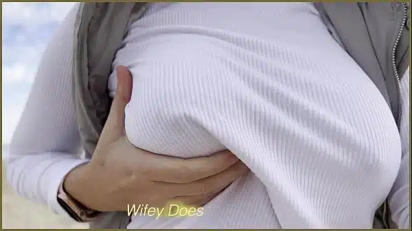 MILF with incredible tits goes public braless
