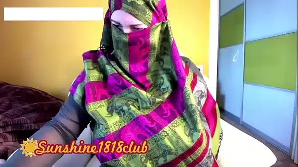 Muslim Arabic bbw milf cam girl in Hijab getting off naked 02.14 recording Arab big tits webcams