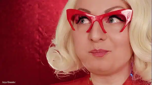 sexual curvy MILF food fetish clip