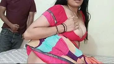 सौतेली बेटी को अपनी चूत में उंगली करते हुए रंगे हाथों पकड़ा, फिर उसने मेरा लंड चूसा और मेरे साथ चुदाई की