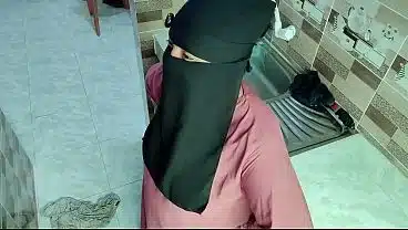 ম্যাডাম কে চুদে দিলো রান্নাঘরে বাড়ির চাকর bangla xxx