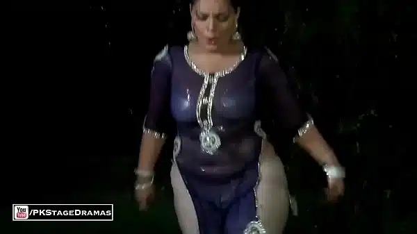 GHAZAL CHAUDHARY RAIN MUJRA 2016 – PAKISTANI MUJRA DANCE 2016