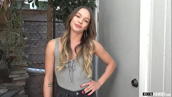 Kinky Family – Her young vagina
