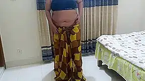 Moti Gand Wali Tamil Hot Aunty Gets Anal Fuck From Stranger When She Was Saree Wearing
