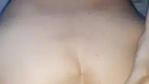 Papi!! Ven y Bañame Mi Amor!!! Quieres ver que se siente ? Mira Como Mi Macho Me Folla Delicioso