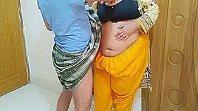 Priya Aunty Ko Jabardast Choda Dea Padosi – Indian Desi Milf Aunty Fucked By Her Devar In Alone Room When Swipeing House