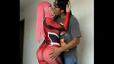 QUE SUERTE TIENEN LOS QUE NO SE BAÑAN! UNA WAIFU OTAKU Sorteó Sexo Entre Sus Fans Y Ganó Un Otaku Que LE PIDIO SEXO ANAL!! – [AI GENERATED]
