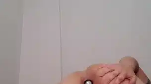 Bbw brasileira brincando com o plug no cuzinho