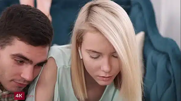 Blonde and her BF have anal sex instead of testing earphones