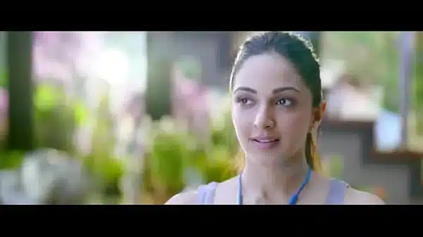 Boobs and Navel show of hot Indian Actress at gym