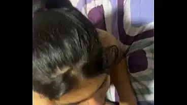 Colegiala putita chupando de su novio