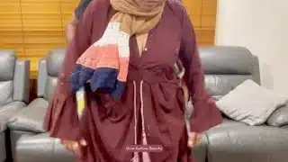 Cute Muslim Wife: Romantic Hugging and Kissing Sex in Hijab and Abaya – Pussy Fingering