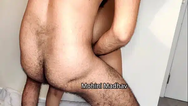 धोखेबाज पत्नी ने होटल में बॉयफ्रेंड के साथ बनाया अफेयर!