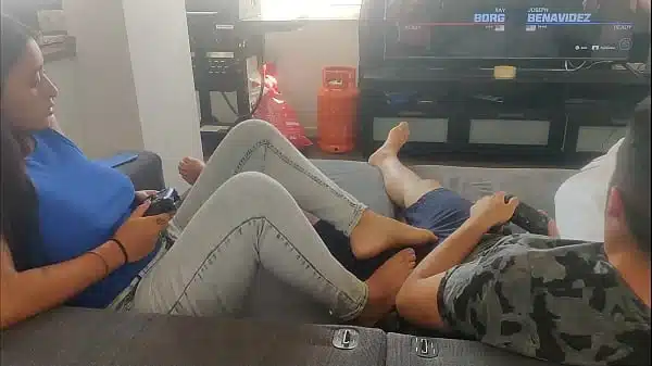follando a la novia de mi amigo mientras este descansa