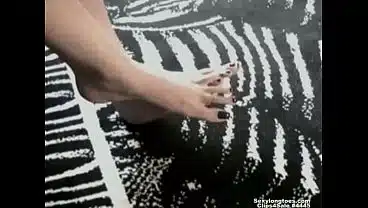 Gabby’s close up sexy long toes
