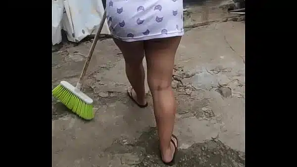 Husband came home and found me sweeping and he couldn’t stand the urge to fuck me, I give him a delicious blowjob and he puts his cock in my sweet pussy