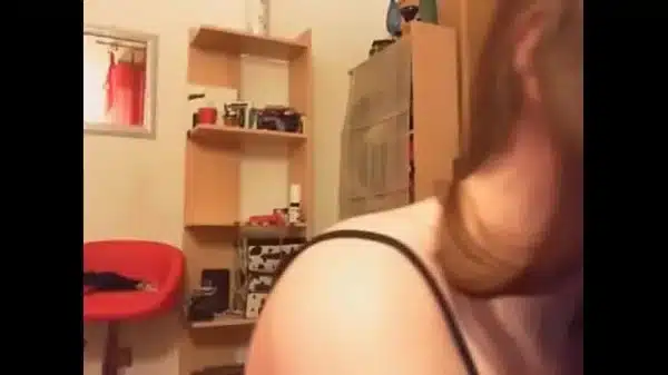 Tua madre ha preparato una raccolta del suo culo aperto completamente per te