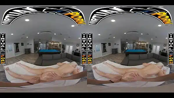 VIRTUAL PORN – Deep Dicking Blonde PAWG Gia OhMy In VR